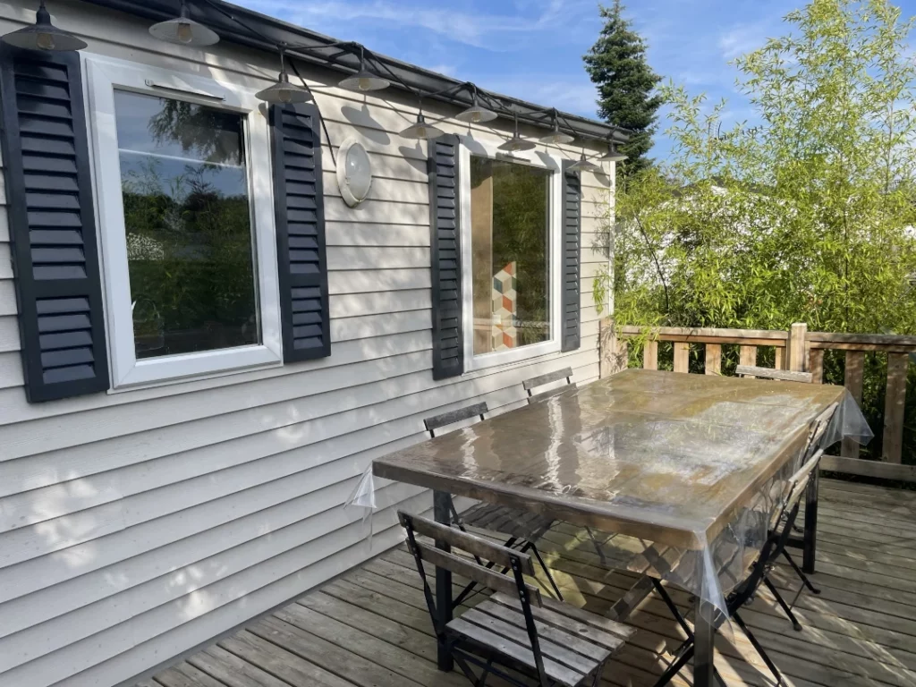 Mobile-home 090 - 6 couchages + terrasse au camping Ferme de la Hêtraie